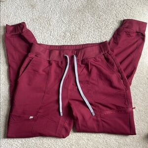 Fabletics maroon scrub jogger scrub pants
